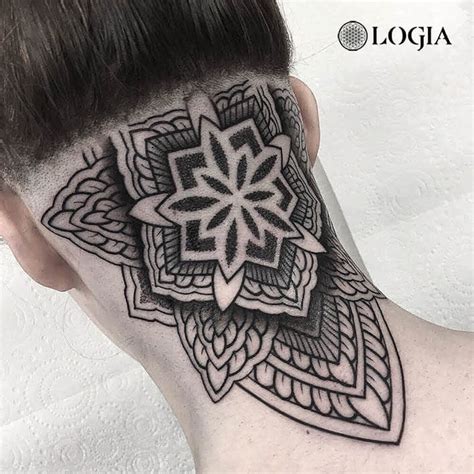 tatuaje nuca palabra|29 Best Tatuajes en la nuca ideas 